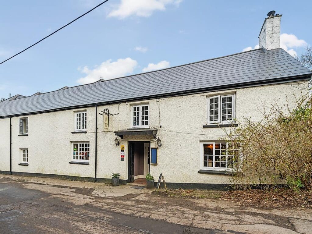 Historic Vale of Glamorgan pub the Fox & Hounds sold to local operator