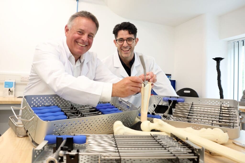 Cwmbran medtech start-up Amotio secures £810K to revolutionise joint surgery
