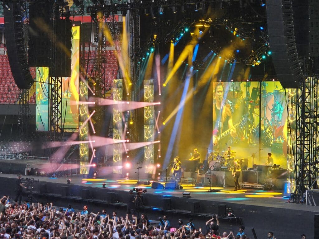 Stereophonics bring the heat home to Cardiff and absolutely smash it