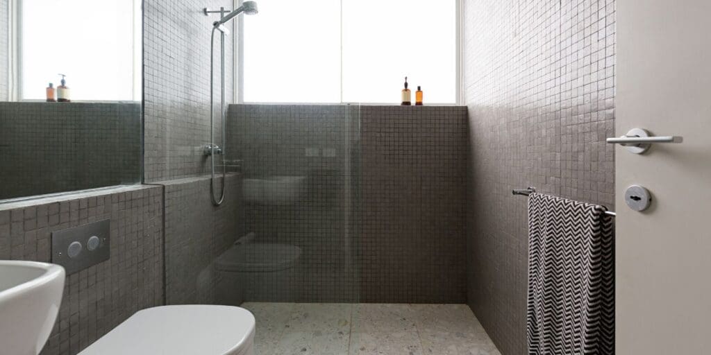 How to Create a Safe and Accessible Bathroom for Ageing Loved Ones