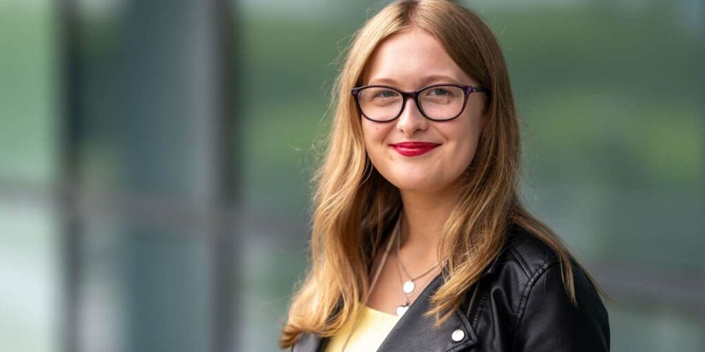 Teen turns pain into passion for film after losing mum before college