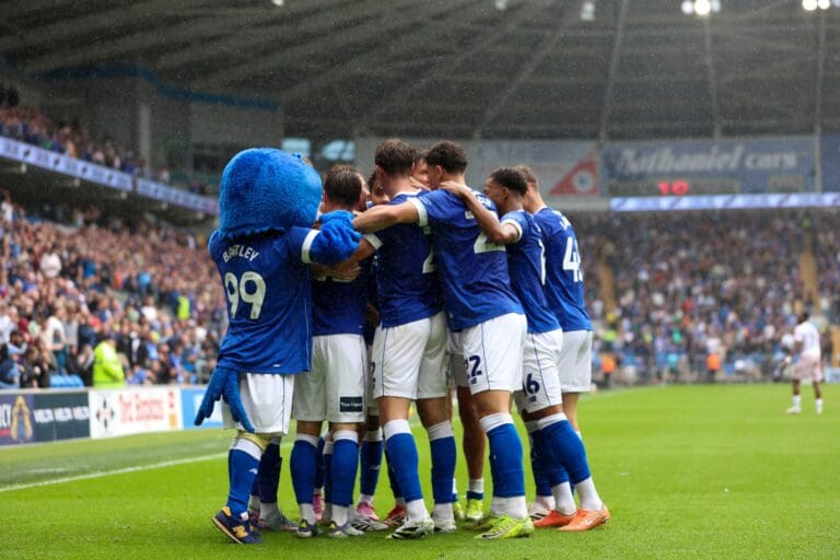 Cardiff City stunned by Bradford as unbeaten run ends