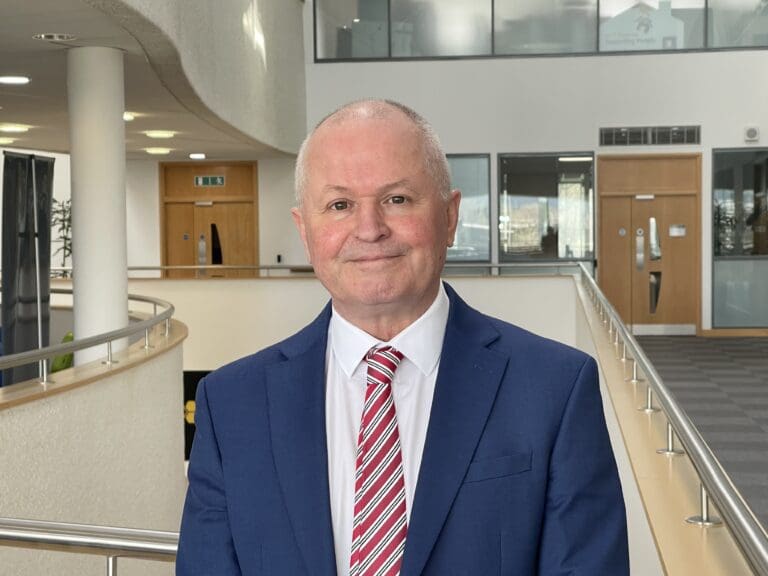 Council leader resigns citing split with Labour Party