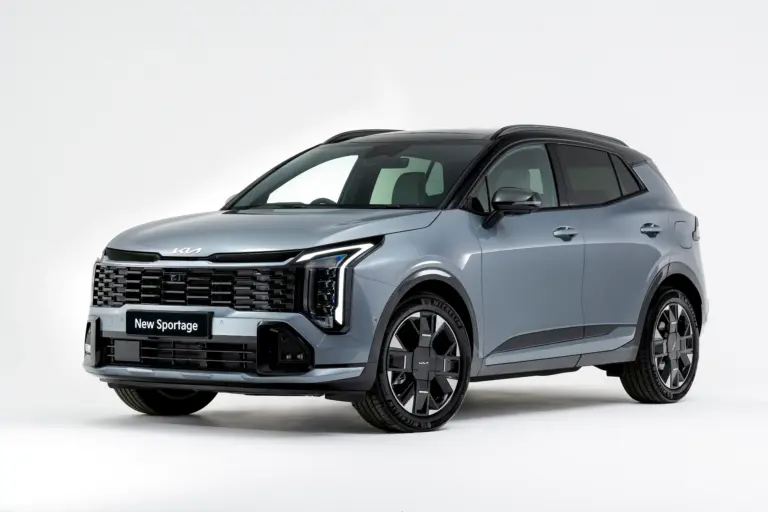 New Kia Sportage lands in showrooms with bold new look and hybrid power