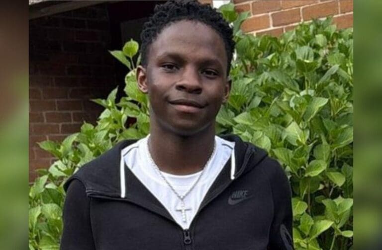 Police appeal to find missing 17-year-old Darren from Cardiff