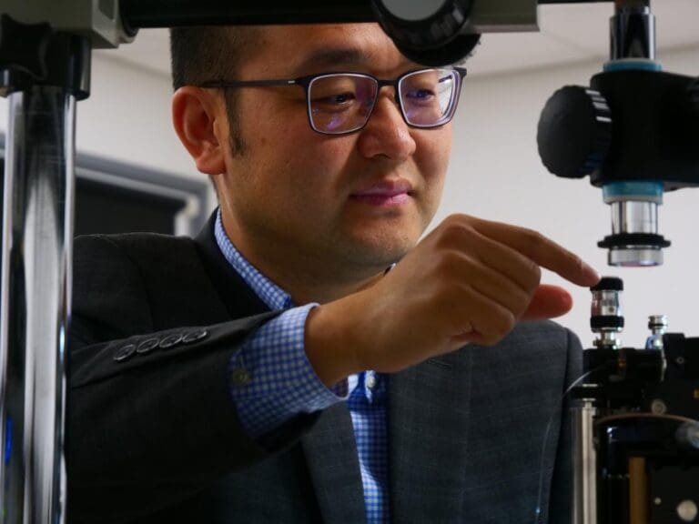 University developing laser technology to extend the life of smart phones