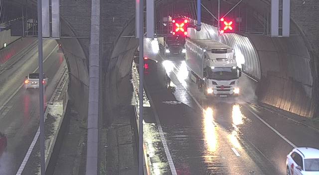 M4 flooding causes heavy delays near Newport