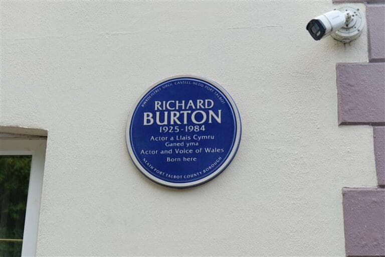 Richard Burton’s legacy honoured with Blue Plaques in Port Talbot