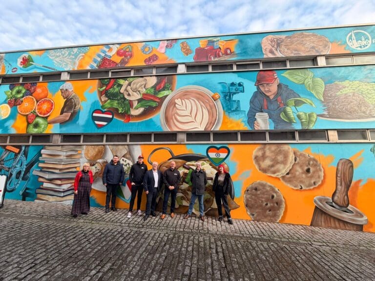 New mural unveiled to celebrate Pontypridd Market Quarter