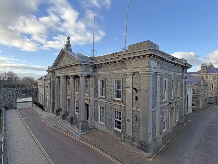 Former courthouse and events venue in Caernarfon placed on the market