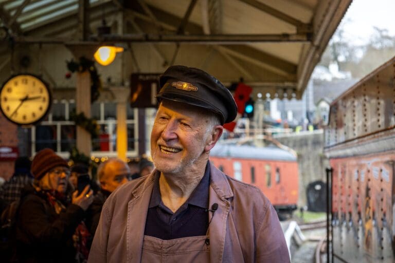 Railway legend Malcolm Lees marks final day after lifetime on the footplate
