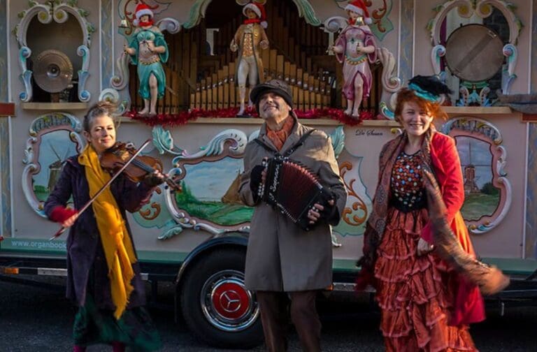 Morriston celebrates Christmas with Victorian themed event