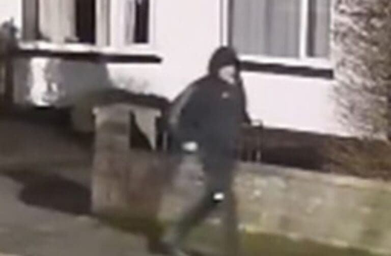 Police release CCTV footage after Barry robbery