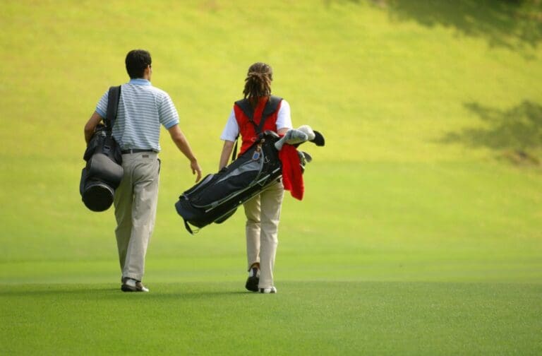 What Makes a Golf Shirt Suitable for Warm-Weather Play