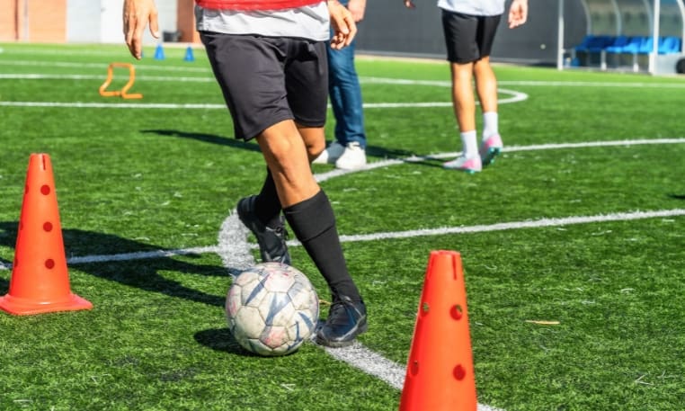 Caerphilly sports clubs invited to apply for winter pitch allocations