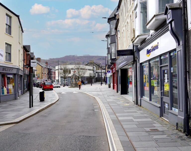 Pontypridd town centre road closures planned for kiosk installation at former M&S site