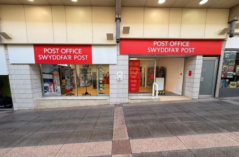 Bridgend Post Office opens in temporary town centre location