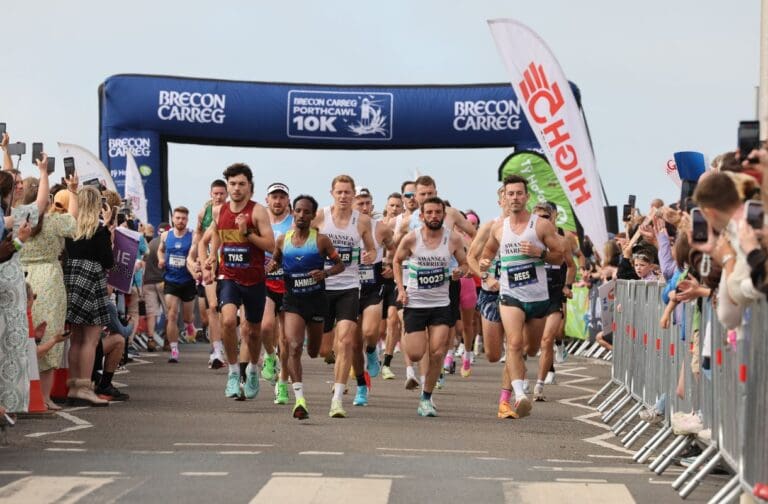 More than 6,800 runners take part in biggest ever Porthcawl 10K