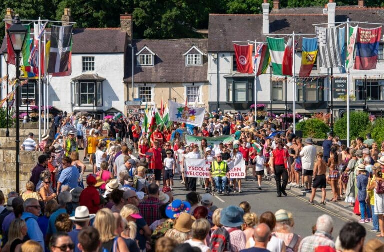Record crowds line Llangollen streets for spectacular Parade of Nations