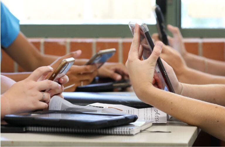 Police warn parents of online predator risks during summer holidays