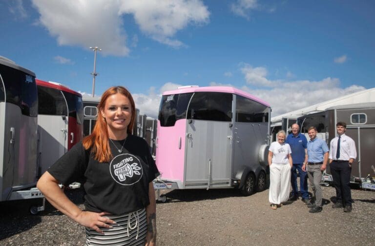 Pink horsebox raffle aims to raise £40,000 for cancer charity
