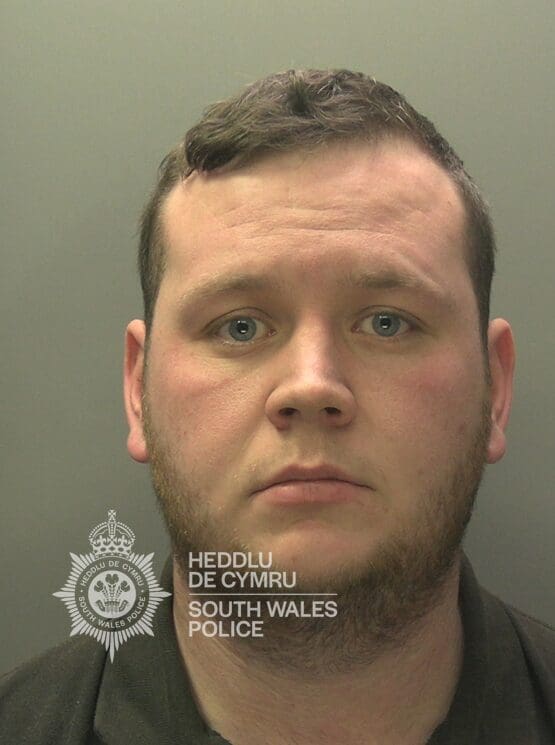 Man jailed after sending sexual images to a minor