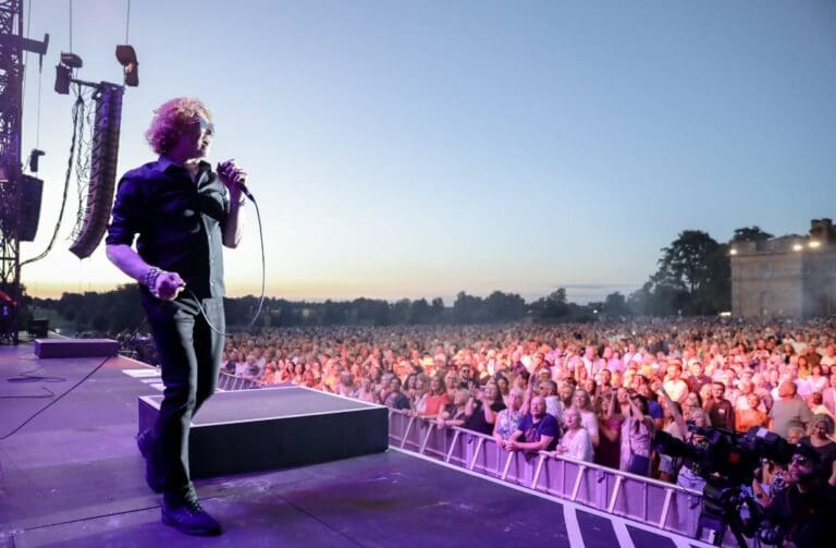 Simply Red announce huge outdoor show in Swansea