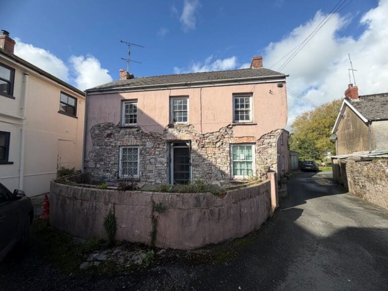 Historic house in one of Wales’ most famous literary towns up for £39,000
