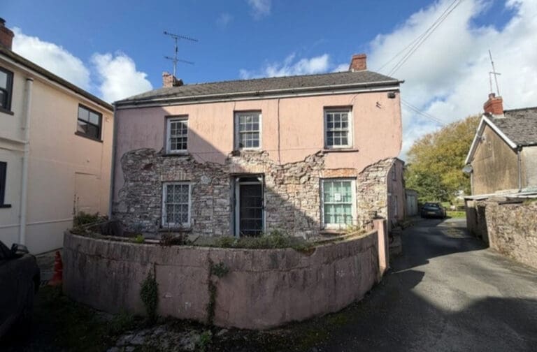 Historic pink Welsh house sells for almost three times its guide price Alma House in Laugharne, sold at Paul Fosh Auctions for £107,000